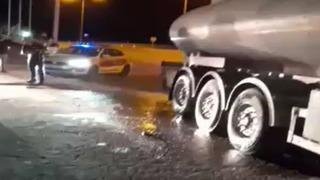 Siirt’te akaryakıt yüklü tankerin lastiği yandı