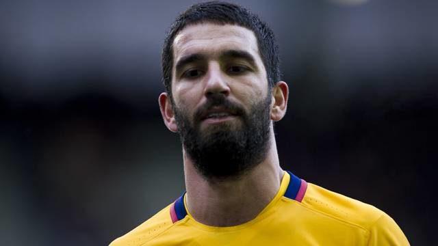 Barcelona, Arda Turan'a kapıyı gösterecek