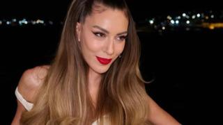 Sinem Kobal tatil karelerini paylaşmaya doyamadı! Bikinili pozu olay oldu