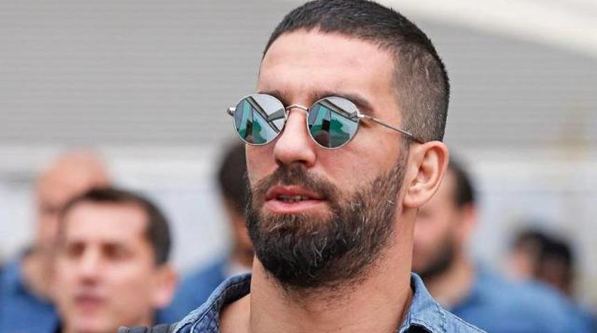 'Arda Turan, Barcelona'yı &ouml;ğrenci evine &ccedil;evirdi'