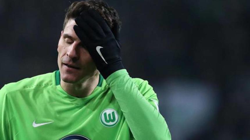 Mario Gomez, Wolfsburg'da kaldı! Resmen a&ccedil;ıklandı
