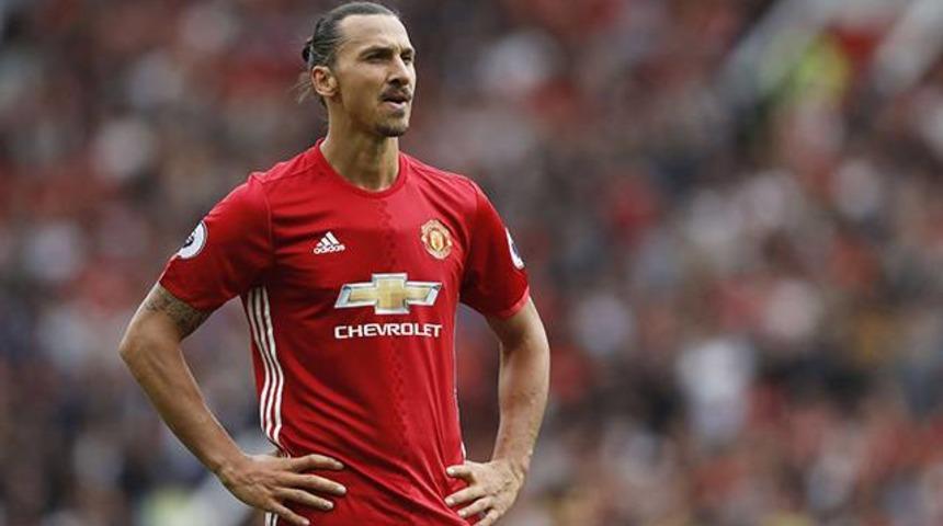 Manchester United Ibrahimovic'le yollarını ayırdı