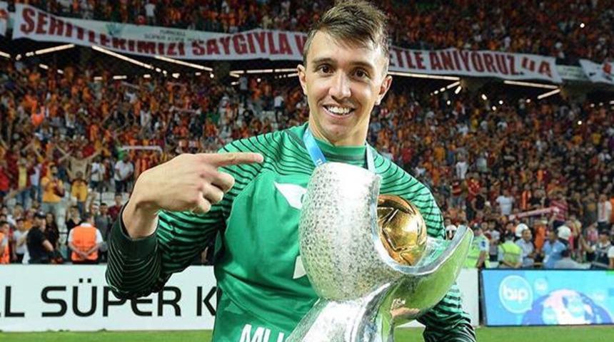Muslera'dan s&ouml;zleşme m&uuml;jdesi