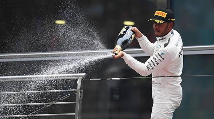 Kanada'da kazanan Hamilton