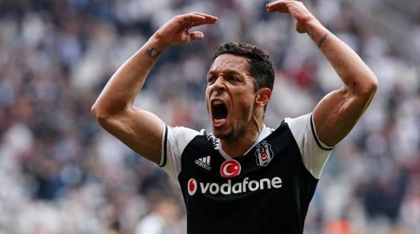 Adriano'ya &Ccedil;in'den transfer teklifi geldi