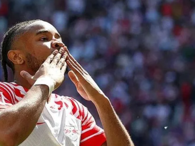 Milan, Fransız forvet Nkunku'yu renklerine bağladı