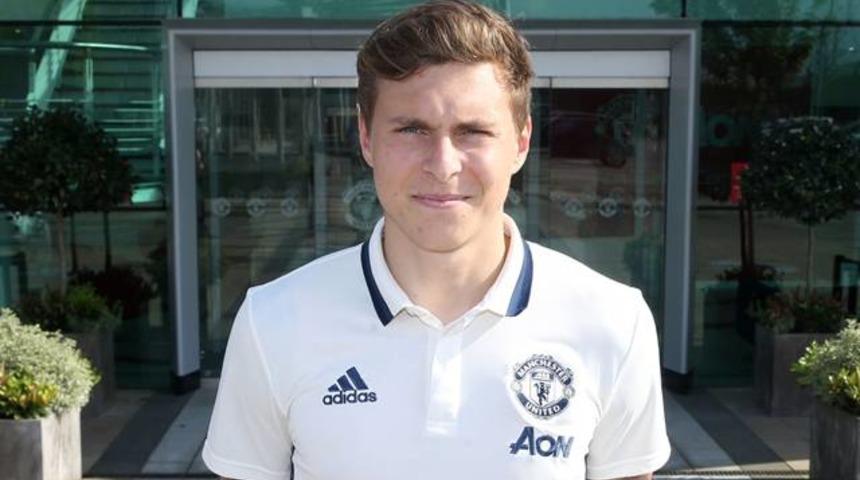 Lindel&ouml;f, Manchester United'da