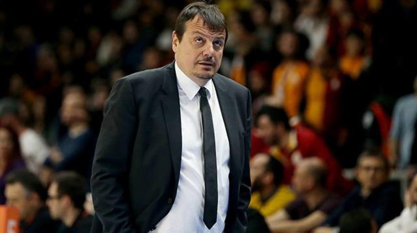 Ergin Ataman Galatasaray y&ouml;netimini topa tuttu