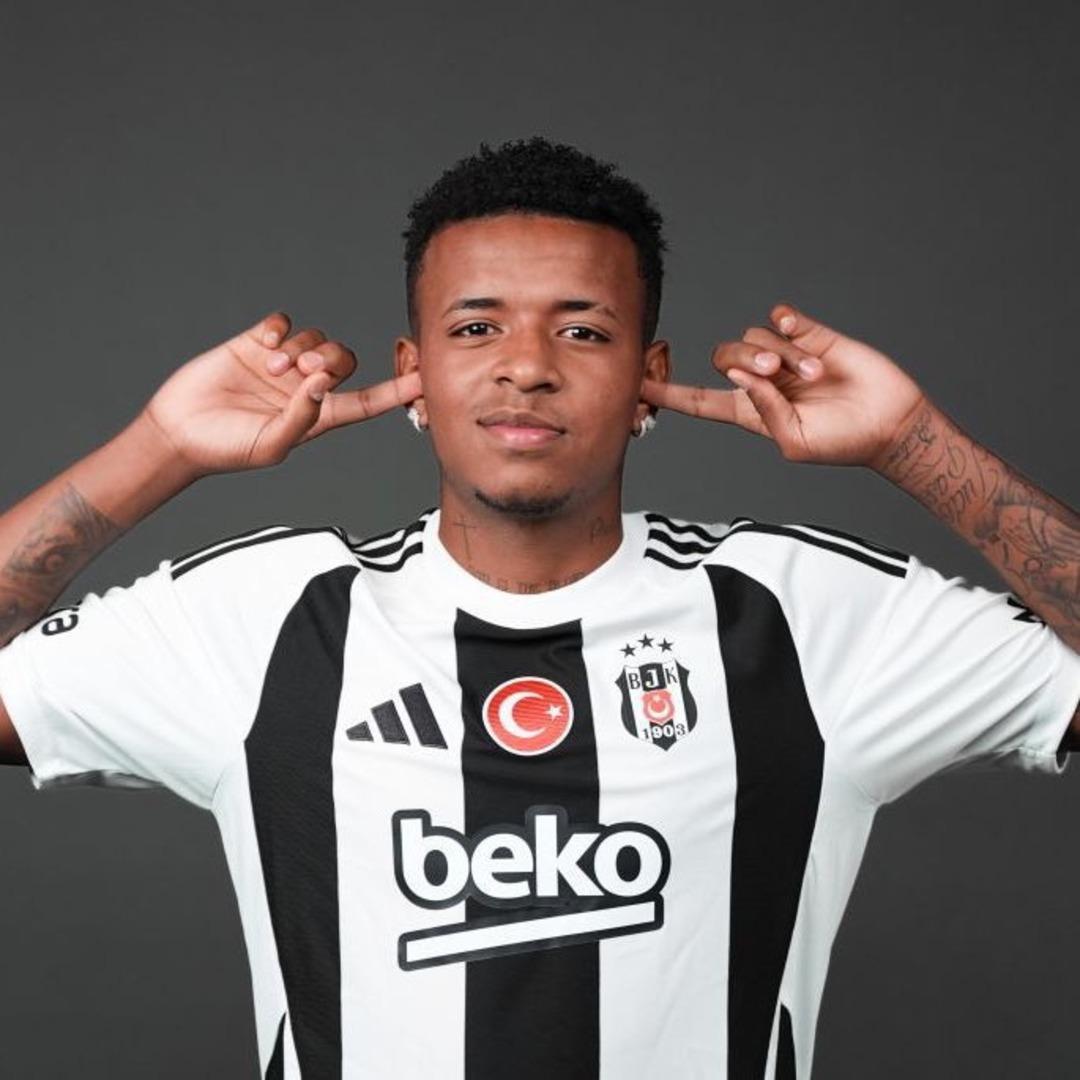 Sergen Yalçın gelir gelmez iki oyuncunun biletini kesti! Apar topar yollanacaklar... 1