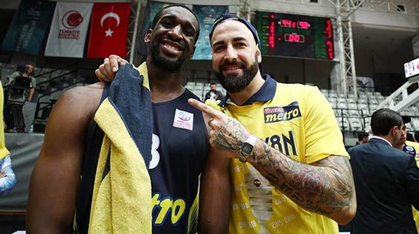 Ekpe Udoh'un futbol etkinliğine taraftarlar gitmedi