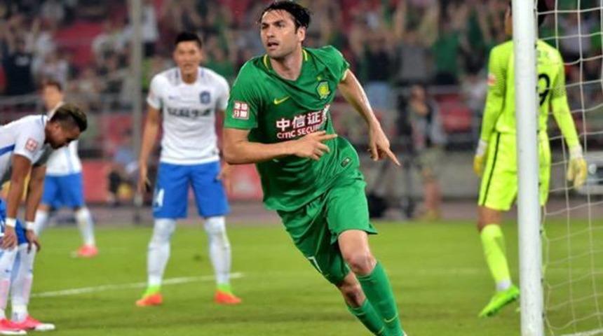 Beijing Guoan'da Burak Yılmaz fırtınası s&uuml;r&uuml;yor