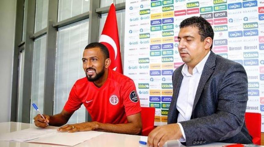 Maicon Marques kimdir? Antalyaspor, Maicon'u renklerine kattı!
