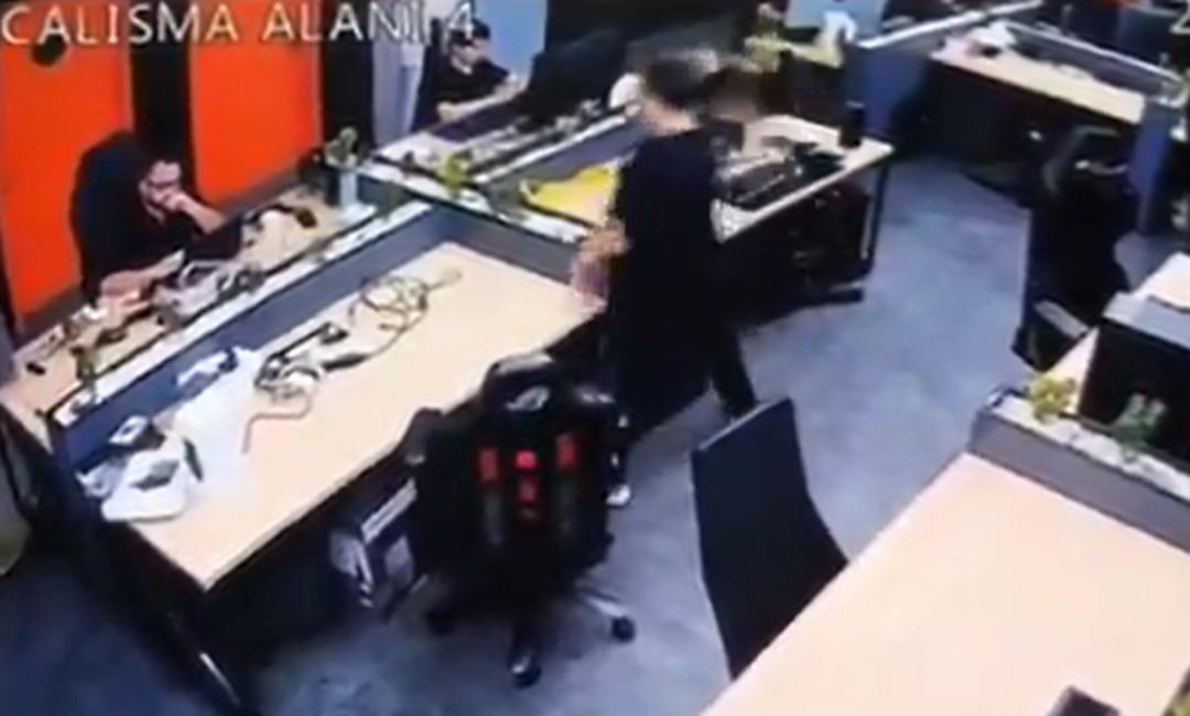 Hakkı Alkan ile Samet Jankovic arasındaki olay gündem oldu! Görüntüler ortaya çıktı: "Saksı fırlattı" diyerek şikayetçi oldu 1