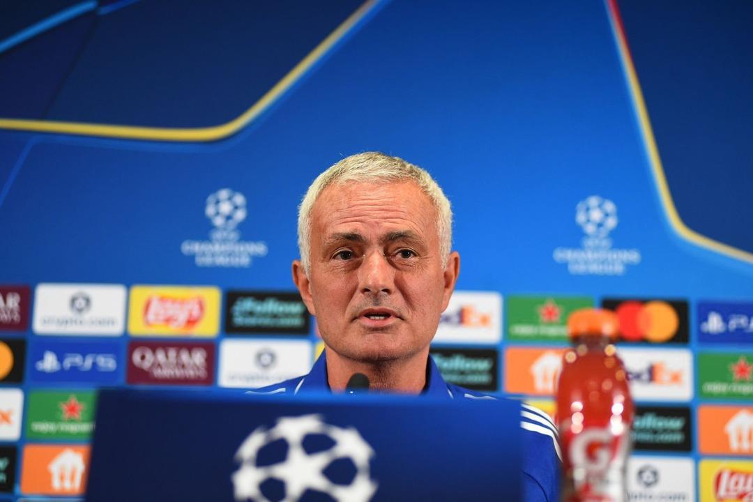 Fenerbahçe den ayrılan Jose Mourinho hakkında olay yaratan iddia! Portekiz basınına ilk kez konuştu 3