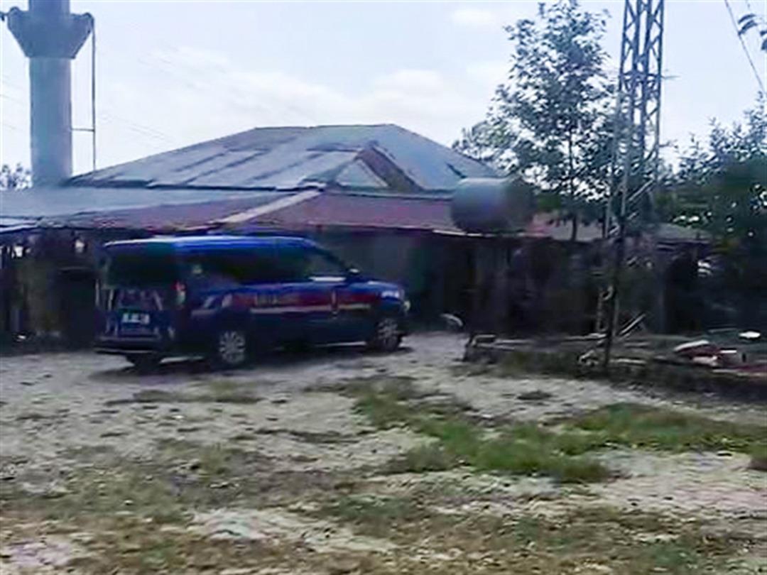 Adana&rsquo;da 500 TL&rsquo;lik şofben parası tartışmasında kiracısını darbederek &ouml;ld&uuml;ren ev sahibi &ccedil;ift tutuklandı 2