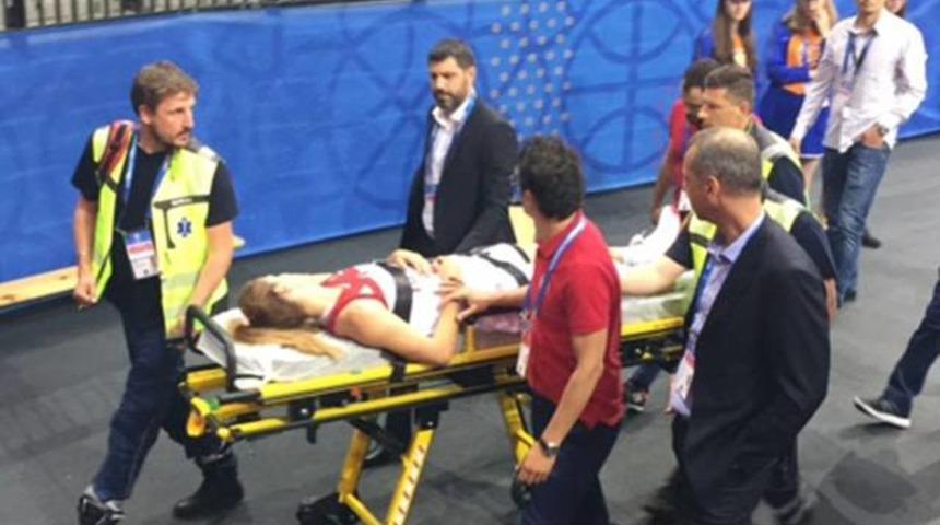 Bahar &Ccedil;ağlar hastaneye kaldırıldı