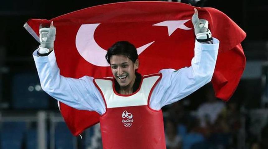 Nur Tatar Askari d&uuml;nya tekvando şampiyonu oldu