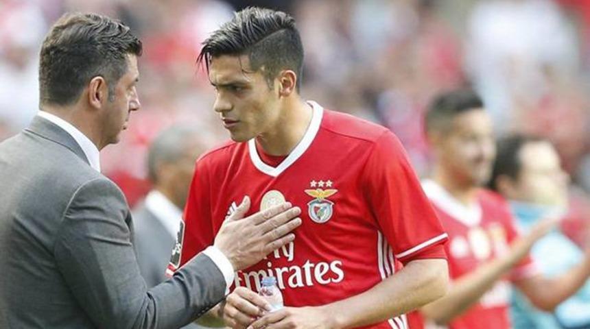 Aboubakar'ın alternatifi Raul Jimenez