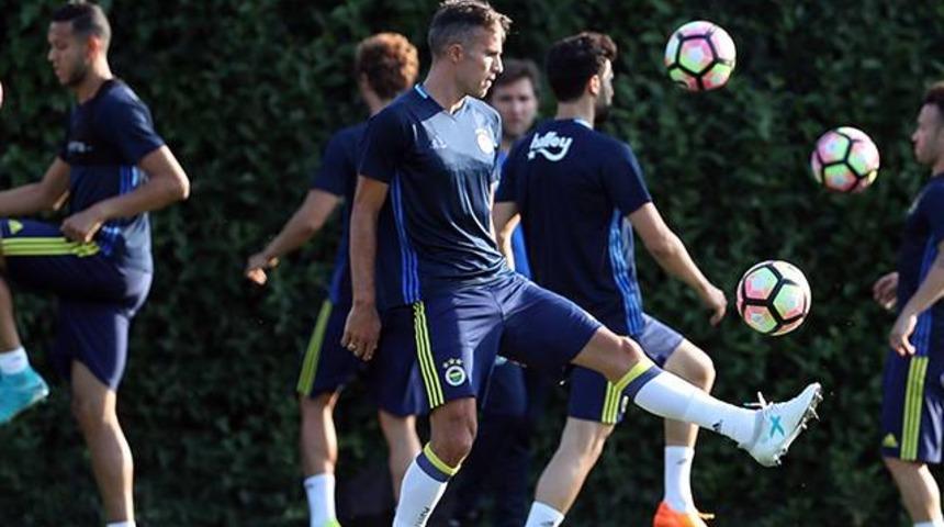 Aykut Kocaman'ın g&ouml;zdesi Robin van Persie olacak