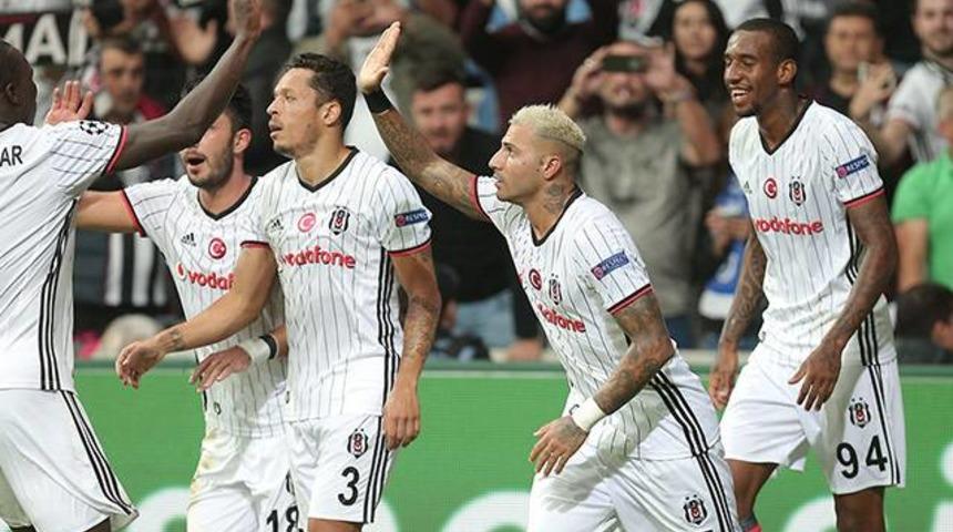 &Ccedil;inliler Adriano'nun peşini bırakmıyor! 13 milyon euroluk teklif