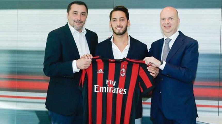 Hakan &Ccedil;alhanoğlu resmen Milan'da