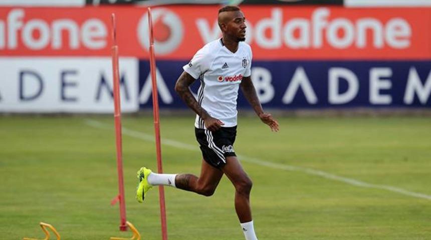 Beşiktaş'ta Talisca takıma d&ouml;nmedi