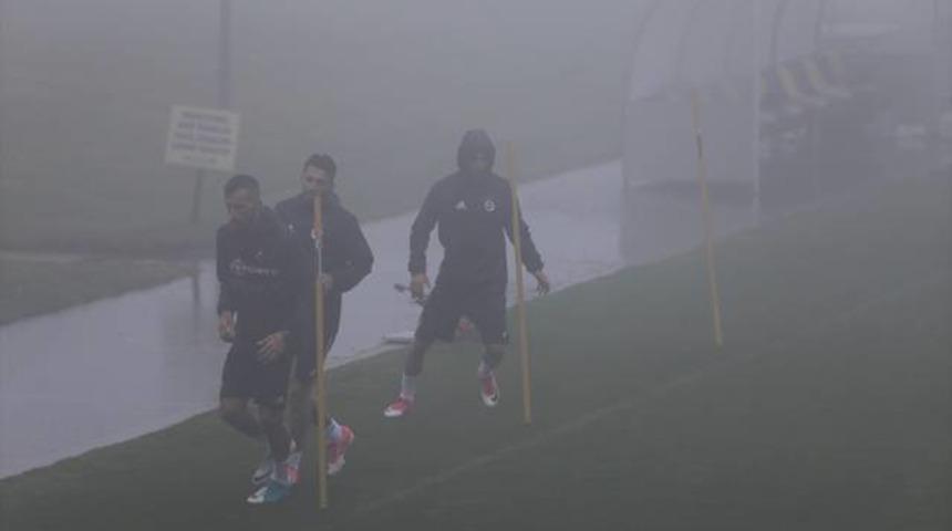 Fenerbah&ccedil;e, Topuk Yaylası&rsquo;nda sis altında &ccedil;alıştı