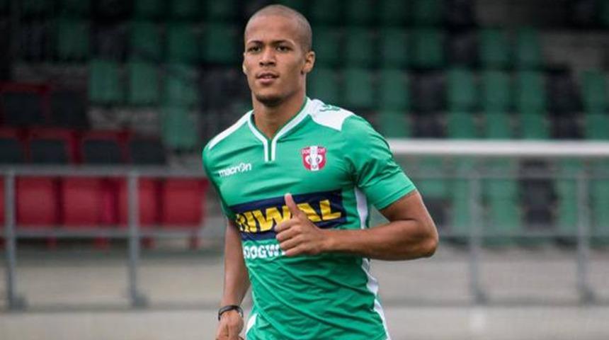 Bursaspor William Troost Ekong'u kadrosuna kattı