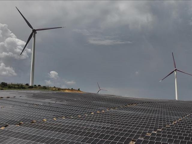 Türkiye'nin elektrik kurulu gücü 120 bin megavatı aştı