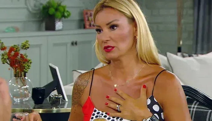 Bikinisiyle poz verdi! "Donsuz çıkın ortalığa" yorumu kızdırdı 