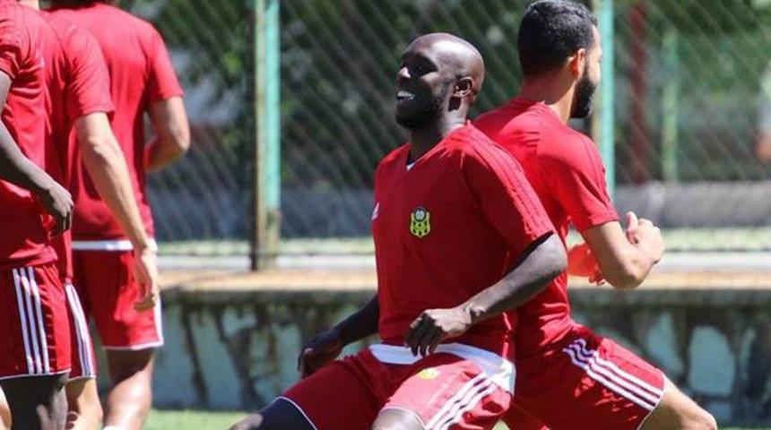 Issiar Dia, Evkur Yeni Malatyaspor’un kampına katıldı