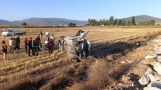 Denizli'de devrilen hafif ticari araçtaki 6 kişi yaralandı