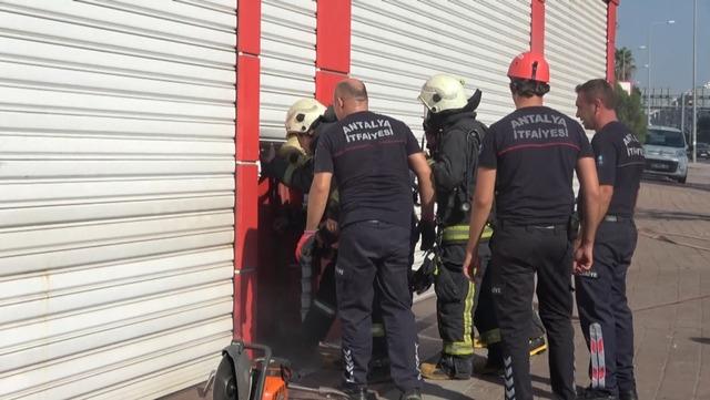 Tekstil atölyesinde çıkan yangın korkuttu 4