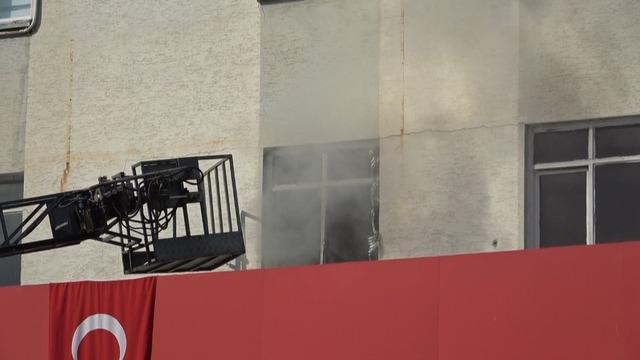 Tekstil atölyesinde çıkan yangın korkuttu 2