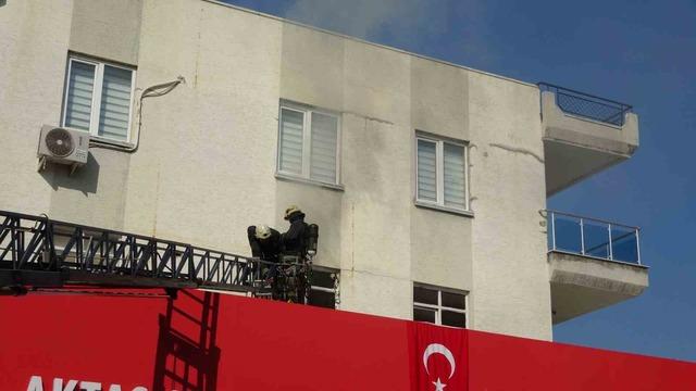 Tekstil atölyesinde çıkan yangın korkuttu 1