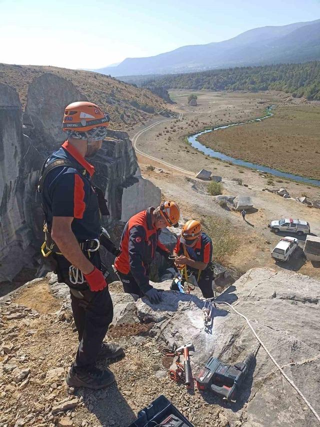 Kütahya’da AFAD’dan keçi kurtarma operasyonu 3