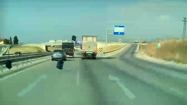 Meyve sebze kasaları trafiği savaş alanına çevirecekti