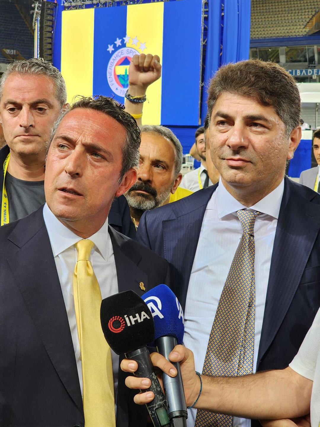 Fenerbahçe nin yeni transferi Kerem Aktürkoğlu nun İstanbul a geliş saati belli oldu! Yıldız futbolcu 21.00 sularında İstanbul da...  1