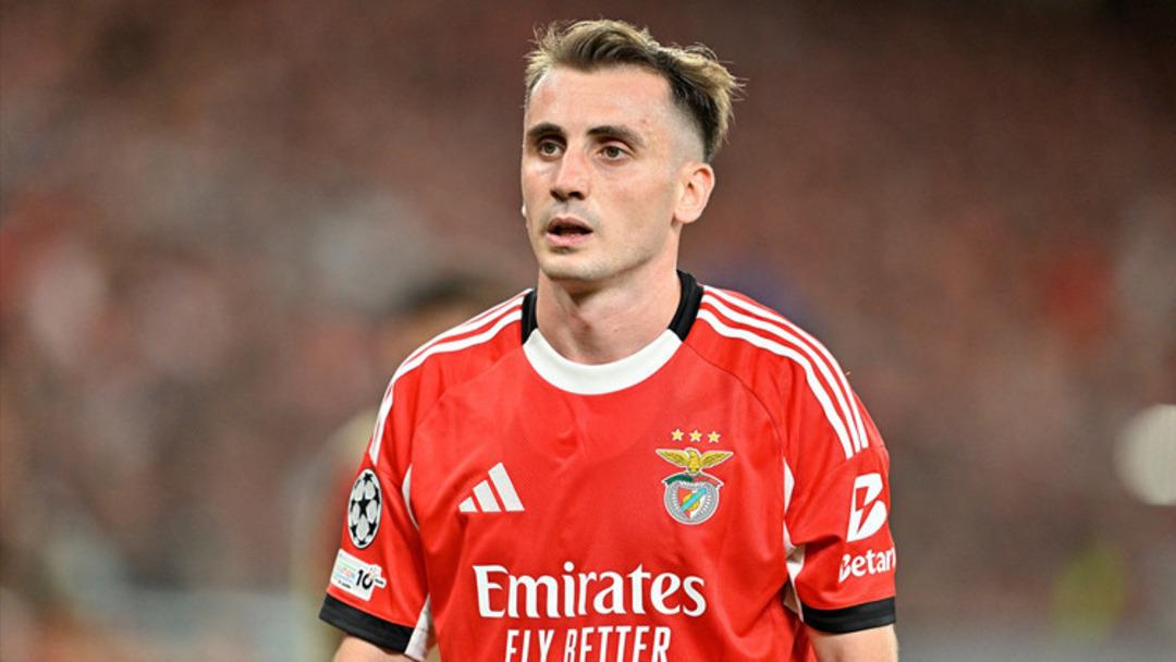 Fenerbahçe nin yeni transferi Kerem Aktürkoğlu nun İstanbul a geliş saati belli oldu! Yıldız futbolcu 21.00 sularında İstanbul da...  2