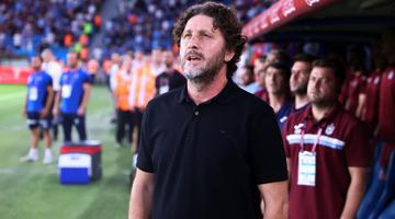 Trabzonspor'da Batista Mendy'nin geleceği belli oluyor! İspanyol ekibi Sevilla ile her konuda anlaşılırken, yıldız isim sağlık kontrolleri için İspanya'da...