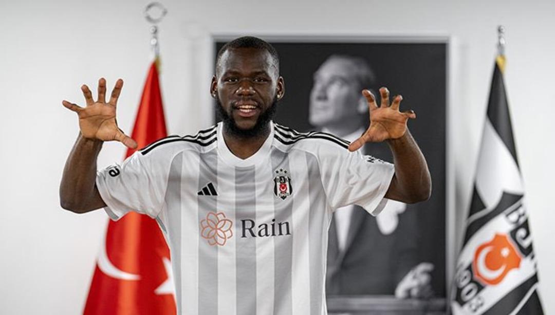Beşiktaş ta Jen Onana sağlık kontrollerinden geçmek için italya da! Kamerunlu futbolcu kiralık olarak Genoa nın yolunu tutuyor... 2