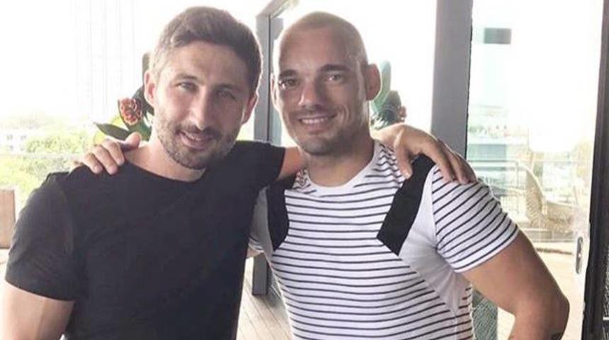 Galatasaray'dan Sneijder'e b&uuml;y&uuml;k ayıp