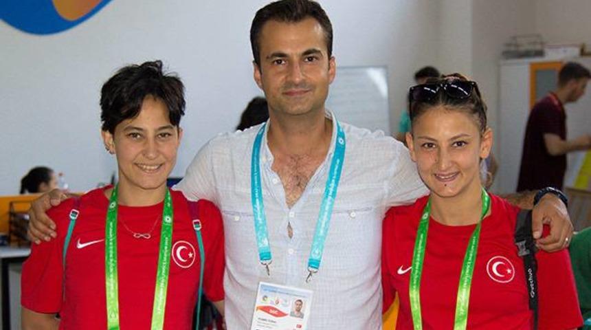 İşitme engelli kuzenlerin sesi oldu