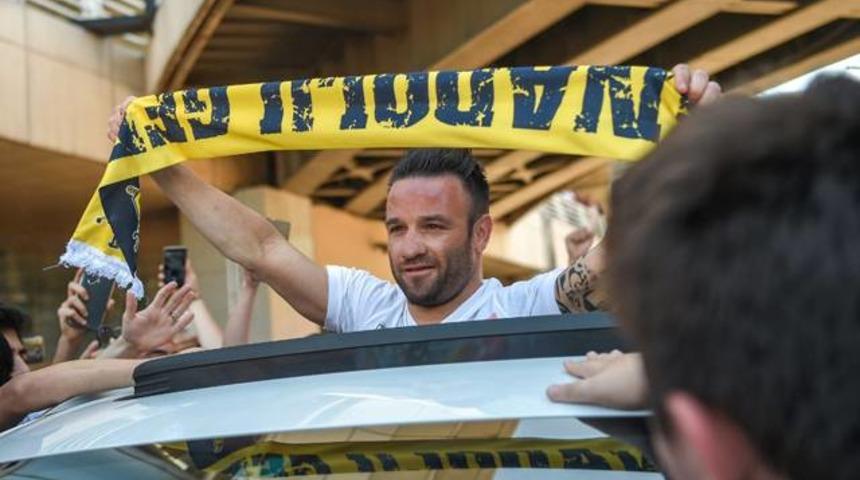 Valbuena Fenerbah&ccedil;e'ye &ouml;vg&uuml;ler yağdırdı