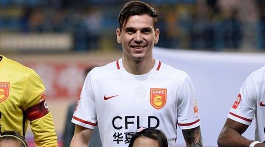 Ersan Adem G&uuml;l&uuml;m Adelaide United'a kiralandı