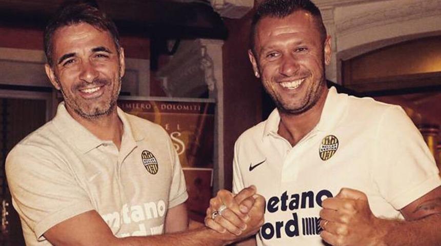 Cassano 8 g&uuml;n &ouml;nce imzaladı, sabah futbolu bıraktı, akşam geri d&ouml;nd&uuml;!