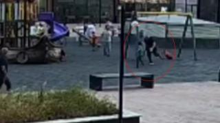 Çocukları parkta yerden yere vurmuştu! O şahıs serbest kaldı