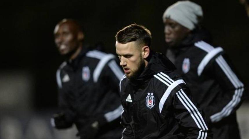  Beşiktaş'ta stoperlerden Milosevic ve Franco gidiyor