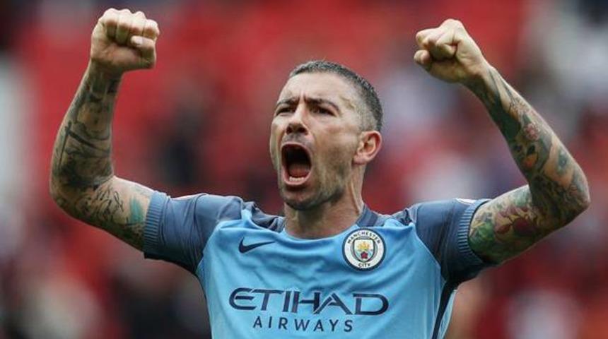 Aleksandar Kolarov'un Roma'ya gidiyor