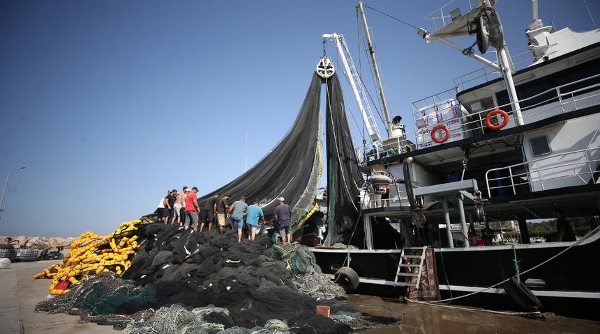 Çanakkaleli balıkçılar dualarla mavi sulara uğurlandı